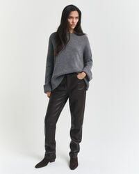 calça de couro com 5 bolsos - marrom escuro