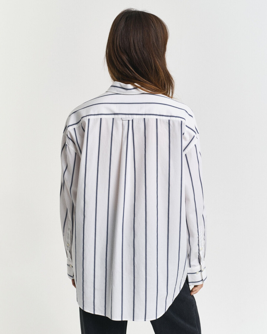 camisa clássica oversized listrada em popeline - azul persa