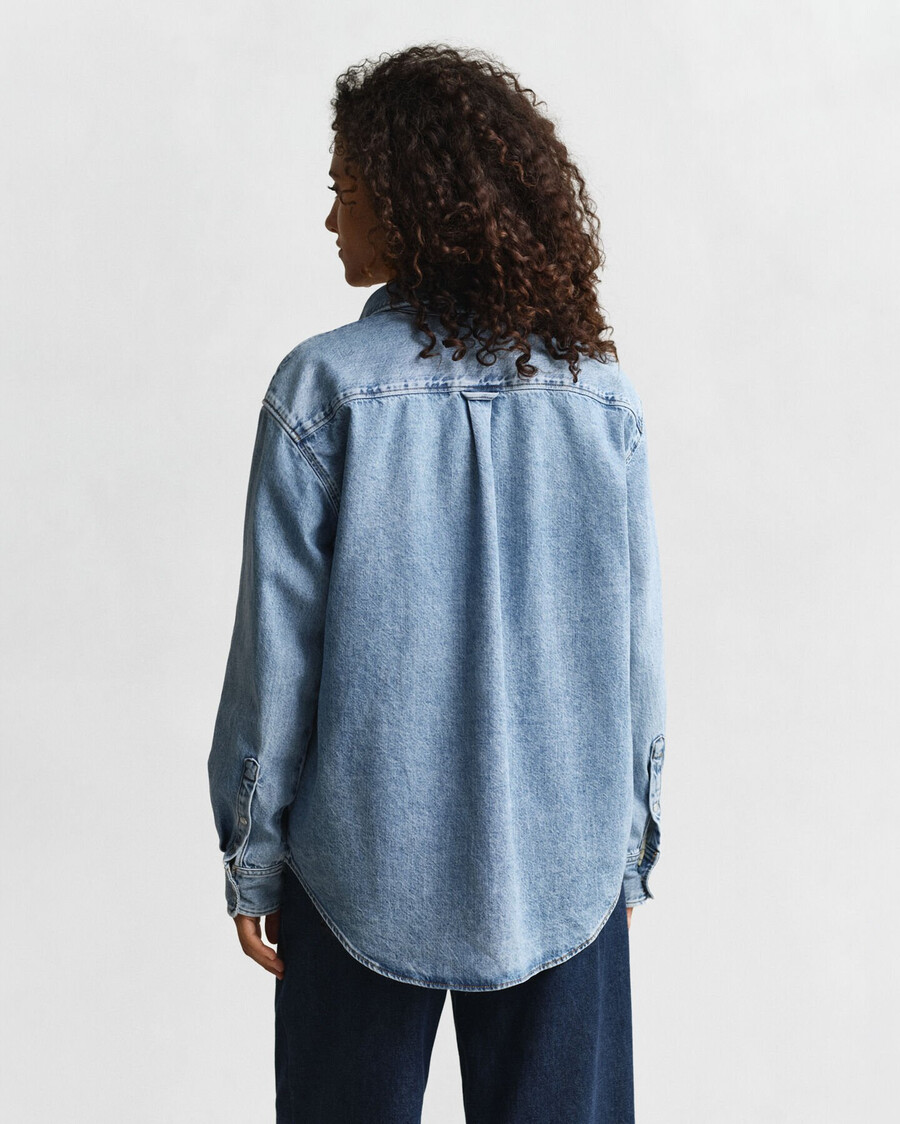 camisa jeans de corte relaxado - azul médio com efeito desgastado