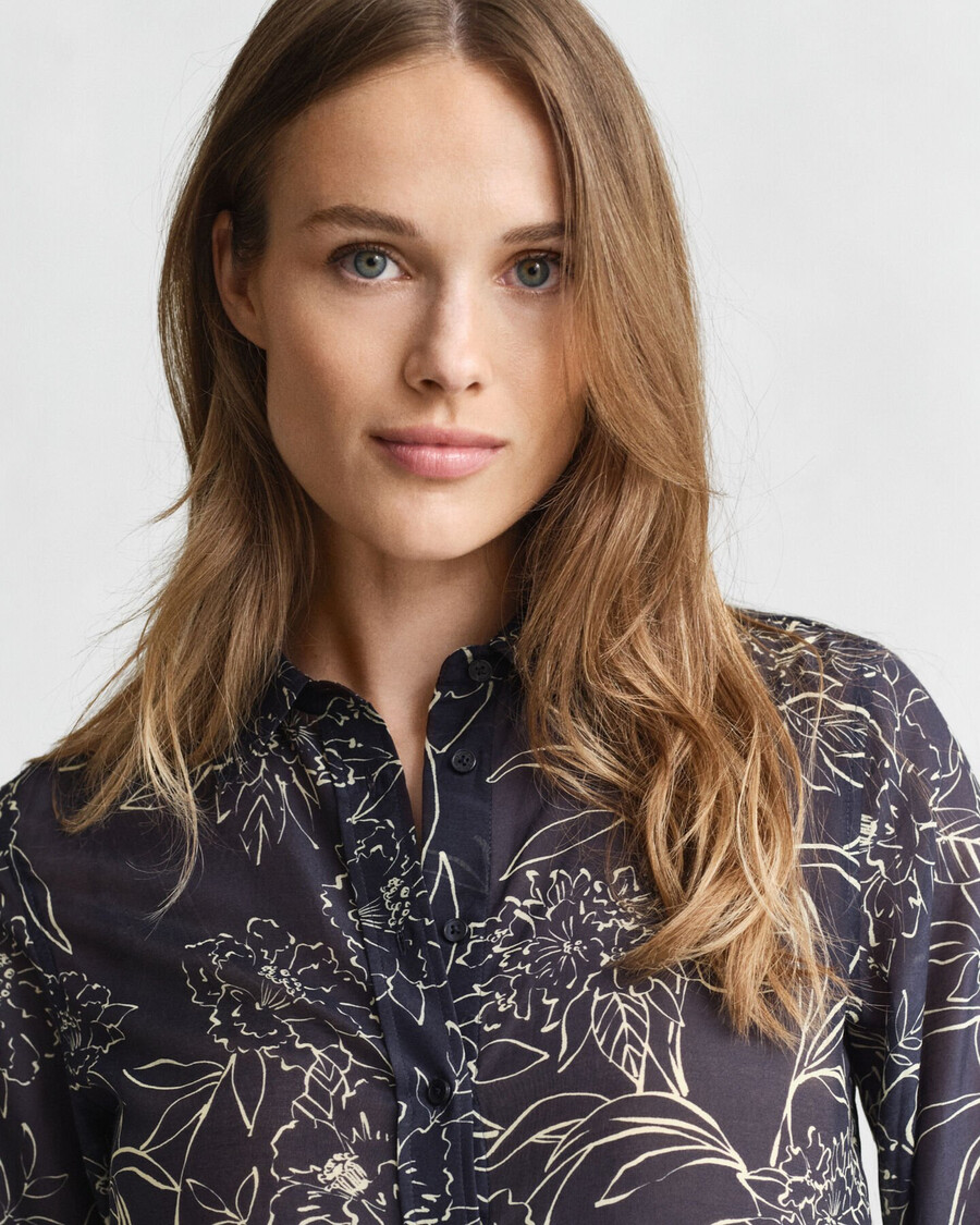camisa de algodão e seda com estampa floral e modelagem regular - azul noite