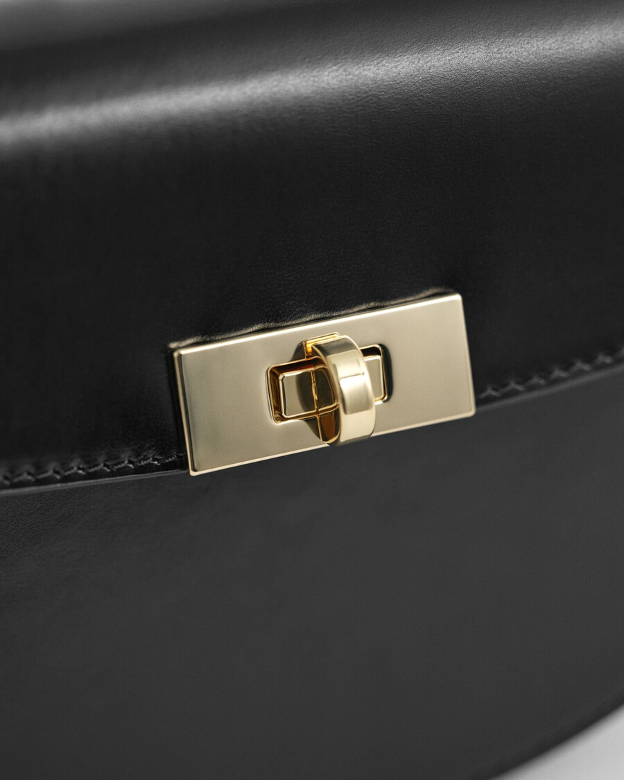 bolsa de ombro em couro - preta